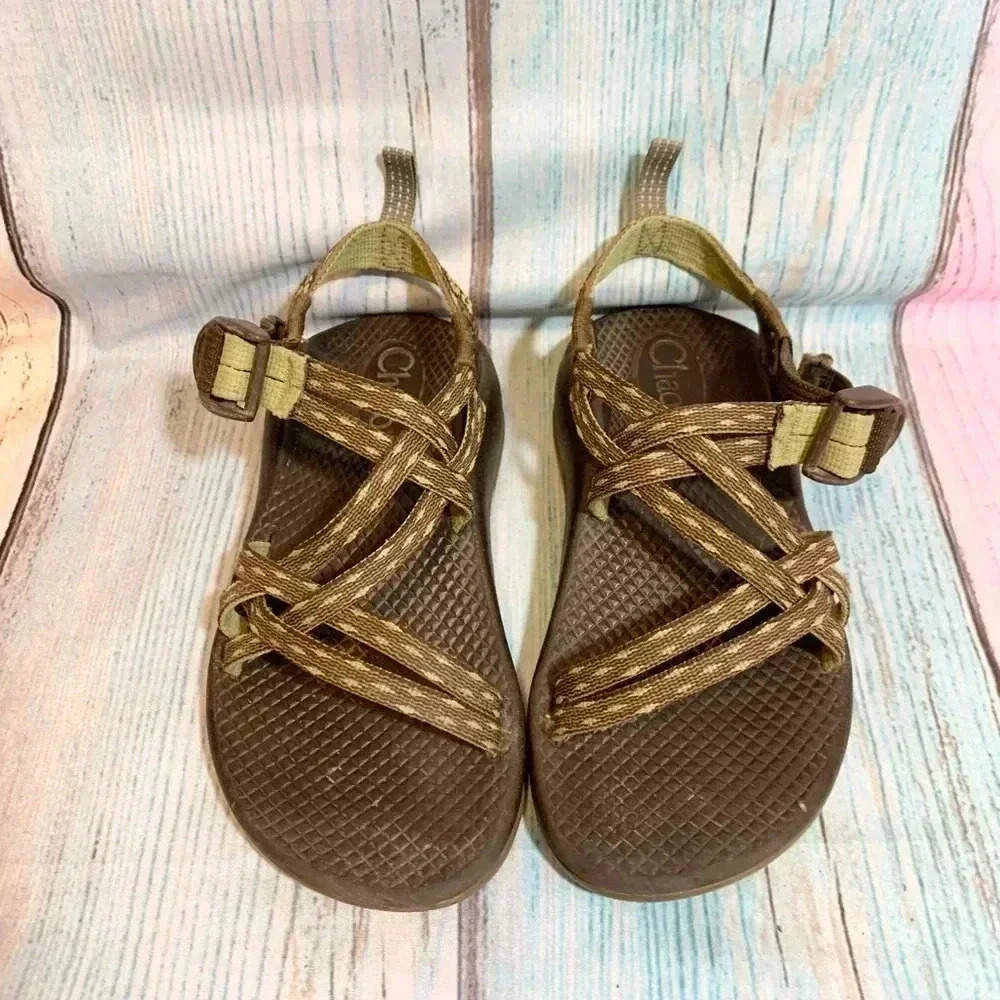Little kids Chaco strappy sandals size 1 - Picture 3 of 11
